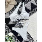 Seksikas kortsus kortsus as&uuml;mmeetriline bikiinid naiste ujumistrikoo Naiste ujumisriided Kaheosaline bikiinikomplekt supluskost&uuml;&uuml;m ujumine S valge