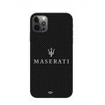 Coque Maniacase pour pour Iphone 13 pro max maserati blanc fond carbonne
