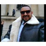 Paksendatud karusnahast k&otilde;ik-&uuml;hes meeste pikkade varrukatega kunstnahast mantel XS