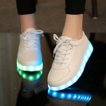8 v&auml;rvi LED helendavad kingad Meeste Naiste Unisex Paari tossud Mood vabaaja lamedad Led kingad t&auml;iskasvanutele USB laadimisvalgustid jalan&otilde;ud 34