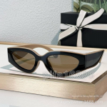 25 Piiri&uuml;lene Xiaoxiang Kassisilm-p&auml;ikeseprillid : Mustvalge stiilne n&auml;gu salendav trend, soovitatud internetikuulsuse poolt (Mudel 6057)