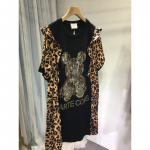 Suures suuruses naiste suvekuumpuurleopardimustriga puidust k&otilde;rva&auml;&auml;rega karu l&uuml;hikeste varrukatega kleit keskmise pikkusega 2XL