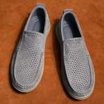 Moodsad Suvised Tikkimisega Suede Nahast Meeste Mokassiinid Kingad Moodsad Hingavad K&auml;sit&ouml;&ouml; Mokassiinid L&auml;bil&otilde;ikega Pehme Nahk Slip-on Meeste Kingad 38 hall v&auml;rv