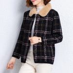 Talvine l&uuml;hike paksendatud mantel ruudulise r&auml;tiku ja villaste &uuml;ler&otilde;ivastega M