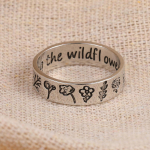 Ebakorrap&auml;rase v&auml;&auml;riskiviga esteetilised t&uuml;drukute &otilde;&otilde;nsad punased kivid naiste vedelad &otilde;&otilde;nsad vanaaegsed ehete aksessuaarid 5425001