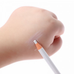 Valge t&auml;toveeringuga kulmupliiats n&ouml;&ouml;riga, vee- ja higikindel eridisain, kulmude paigutuse ja fikseeritud punktiga markerpliiats valge