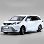 1:24 Toyota Sienna MPV kaubiku sulamist survevalatud m&auml;nguasi auto metallist m&auml;nguasi tarbes&otilde;idukite automudeli heli ja valguse tagasit&otilde;mbamise kollektsioon, laste m&auml;nguasi valge