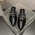 2024 Uued Suvised Naiste Sandaalid Luksuslikud V&auml;ljas Ranna Sandaalid Trendikas Br&auml;nd Disainer Sandaalid Naiste Suur Suurus Slaidid Naistele 35 must