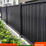 Alumiiniumisulamist piire ja puiduplastikust tara villade ja aedade jaoks Plastic Wood Fence Semi-interval