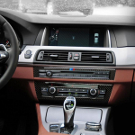 2TK s&uuml;sinikkiust auto CD juhtpaneeli raami kaunistuskleebised Auto Styling Interj&ouml;&ouml;ri tarvikud BMW F10 5. seeriale 2011-17 3 Color Style