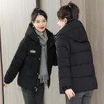 Naistele m&otilde;eldud puuvillase polsterdatud jope, soe l&uuml;hike kapuuts S must