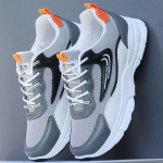 Uued meeste jalan&otilde;ud, v&otilde;rkpinnaga hingav spordijalats, vabaaja lendav kangas, paeltega &otilde;pilaste jooksujalatsid 39 must