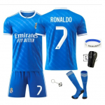 ANUTETOUNI Laste Real Madrid Ronaldo 7 Jalgpalli Komplekt - Sisaldab S&auml;rki, L&uuml;hikesi P&uuml;kse, Sokke, Palli, Peapaela, S&auml;&auml;rekaitsmeid, Sinine ja Valge, Suurus 120-130 cm 100-110 cm