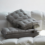 Kvaliteetne satiinist kolmem&otilde;&otilde;tmeline sulgedest sametpadi, k&otilde;rge padi, kokkuvarisematu kodumajapidamises kasutatava emakakaela selgrool&uuml;li kaitse t&auml;iskasvanutele m&otilde;eldud padja s&uuml;damik 48*74cm