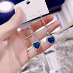 Elegantsed sinisest kristallist armastusega k&otilde;rvar&otilde;ngad naistele &ndash; pikk, luksuslik disain