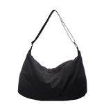 Plisseeritud pehmest riidest kott Naiste Crossbody kott Nailonist riidest kott Suure mahutavusega lihtne riidest kott &otilde;lakott must