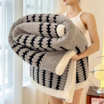 Paks Soe Flanellitekk Superpehme Kohev Kuninganna Tekk &Uuml;he- ja Kahekohaline Suurus Hubane Nahas&otilde;bralik Multifunktsionaalne Uinakutekk 1mx1.5m Blanket black