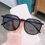 Ruudukujulised fotokroomprillid Meeste Naiste Luksuslik Disain Suur l&uuml;hin&auml;gelikkus L&uuml;hin&auml;gemisprillid V&auml;listingimustes kasutatavad V&auml;rvimuutvad prillid -6.0