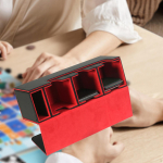 Vastupidav m&auml;ngukarp, mis mahutab 300 kaarti kollektsion&auml;&auml;ridele Black Red