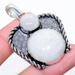 Natural Rainbow Moonstone Gemstone 925 Sterling Silver Pendant 2.01 i7z55