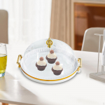 Koogit&auml;iendi kandik magustoidutaldrik, toiduhoidja laud, keskosa k&uuml;psisevormi kondiitritooted pulmadeks merevaigukollane