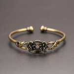 Vintage k&auml;sitsi valmistatud messingist lihtne 3D-lillek&auml;ev&otilde;ru, paaride k&auml;ev&otilde;ru, klassikaline retro reguleeritav puhtast vasest reguleeritav k&auml;ev&otilde;ru, kingitus meestele ja naistele As shown in the figure