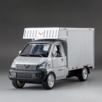 1/24 Wuling Rongguangi m&auml;nguasja survevalu sulamist mudelauto, millel on helivalgustid, saab avada M&auml;nguasjad Veoautopoisi s&uuml;nnip&auml;evakingitused 1:24 Scale valge