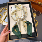 70*70cm siidist r&auml;tik ruudukujuline tr&uuml;kitud sall naiste satiin kaelaga juuksepael Pehme kaelar&auml;tt Bandana Foulard 70*70cm