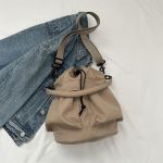 Naiste kopp &uuml;lemise k&auml;epidemega kandekott &Otilde;lakott Nailonist veekindel suure mahutavusega k&auml;ekott, n&ouml;&ouml;riga p&otilde;ikkott 23x14x29cm roheline