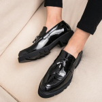 Kuldsed Meeste vabaaja lipsatavad tutid Patent Loafers Paksu p&otilde;hjaga Liftjalatsid Mood Meeste Peokingad &Auml;rijalatsid Brogue 39 must