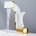 Valamu kraanikauss Vannitoa juga segisti tekile paigaldatud messingist &uuml;he k&auml;epidemega &uuml;he auguga k&uuml;lma kuuma vee segisti klapi pesukraan valge kulla v&auml;rv