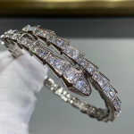 H&otilde;bedane Mikro-inkrusteeritud Tsirkooniga Madu K&auml;ev&otilde;ru H&otilde;bedase Avatava Lukuga Temperamentne, Moodne ja Luksuslik Naistele 17CM