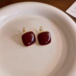 Trendikas ruudukujuline rippuv k&otilde;rvar&otilde;ngas, naiste vanaaegne geomeetriline k&otilde;rvar&otilde;ngas, kihluspidu, ehted, kingitused, klamber k&otilde;rvar&otilde;nga k&uuml;lge punane