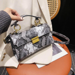 Naine Moodus Madu randme &otilde;lakott Uus luksuslik br&auml;ndi disainer k&auml;ekotid Trendikvaliteetne nahk Crossbody v&auml;ike kandiline kott must