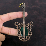 Tahuline Sambia smaragd ripats vasktraadiga m&auml;hitud ripats v&auml;&auml;riskivi vask ehted k&auml;sit&ouml;&ouml; boho stiilis ripats kingitus talle kitarri ripats