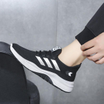 Meeste mugavad ja moodsad suvised hingavad ja libisemisvastased v&otilde;rguga vabaajaspordijalatsid 39 valge