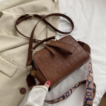 Naiste Lihtne &Otilde;lakott Korea Stiilis Uus Mood PU Nahast K&auml;ekott Naiste Vabaaja Laiade &Otilde;lapaeltega Messenger-kott (20cm<Max Length<30cm)