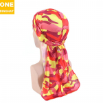 Simulatsiooniga siidist kamuflaažirihmaga piraatm&uuml;ts, pika sabaga pear&auml;ti m&uuml;ts, hiphopi neem&uuml;ts Durag One size punane