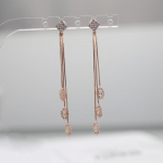 K&otilde;rgekvaliteedilised tsirkoonist pika tutiga k&otilde;rvapuur Super Fairy temperament kerged luksuslikud k&otilde;rvar&otilde;ngad, mis on uues stiilis &otilde;hukeste k&otilde;rvar&otilde;ngaste n&auml;itamiseks