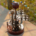 Suurep&auml;rane t&auml;iendus Jupiterile. H&auml;mmastavalt detailne sisemine planetaarium