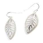 Les Tr&eacute;sors De Lily [M9452] &ndash; h&otilde;bedased 'Gold Leaf' h&otilde;bedased k&otilde;rvar&otilde;ngad (roodiumiga kaetud) &ndash; 29x15 mm h&otilde;be