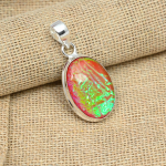 Punane Austraalia kolmik opaal v&auml;&auml;riskivist 925 sterling h&otilde;bedast k&auml;sitsi valmistatud ripats 1.57 Inches punane