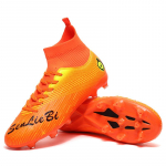 Meeste k&otilde;rged jalgpallisaapad suured pikad k&uuml;&uuml;ned Nahast poiste jalgpallijalatsid Naeltega libisemisvastased jalgpallisaapad 36 ts&uuml;aan