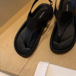 Minimalistlikud Jalan&otilde;ud Elegantsed Pl&auml;tud Retro Lamedad ja Niche Sandaalid 35 must