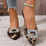Moodsad Seksuaalsed Leopardimustrilised Teravaotsalised Naiste sussid 2025 Suvi Madalad Kontsad Suure Kristallpandlaga Kingad Naiste Moodsad Mules Kingad 35 leopard