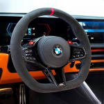 K&auml;sitsi &otilde;mmeldud K&otilde;rge kvaliteediga seemisnahast Roolikate BMW Uuele 5. seeriale i5 G60 2024 2025