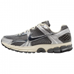 Nike Zoom Vomero 5 Meeste Jooksusaapad Hall H&otilde;bedane IM3486-001 EU 41