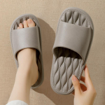 Sussid suvekodu libisemiskindlad kulumiskindlad kodu kodu siseruumides paarid vannitoa kodus vannisandaalid ja sussid 40-41 valge