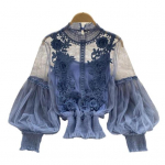 Naiste peos&auml;rk, lilleline aplikatsioon, l&auml;bipaistev v&otilde;rk, latern, varrukas, &otilde;huke pits, painduv, elastne mansett, &uuml;mar kaelus. Kevadine s&uuml;gispluus hall