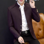 Kevadine uus meeste vabaaja kaelarihmaga bleiser noortele kolme nupuga, professionaalne, kohandatud bleiser M burgundiapunane